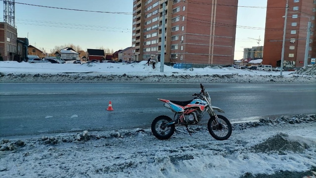В Новосибирске 17-летний подросток попал в ДТП на питбайке