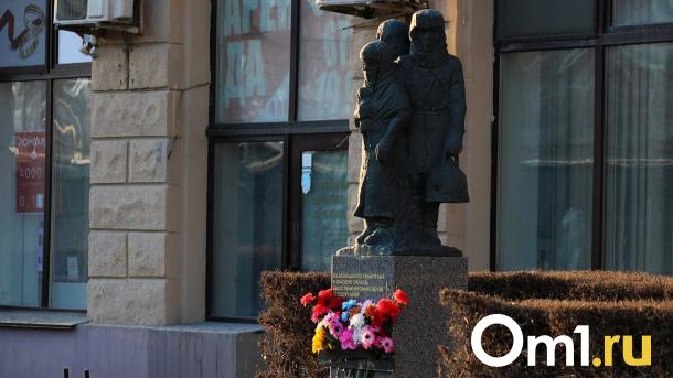 Блогер «оживил» омские памятники к 23 Февраля