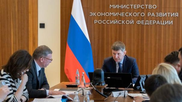Александр Бурков и глава Минэкономразвития обсудили транспортный потенциал Омской области