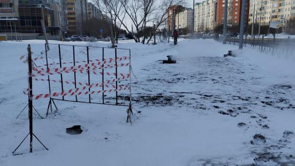 В Омске мальчик провалился ногой в горячую яму