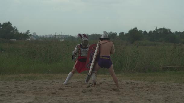 Восемь гладиаторов сразились в омском баре