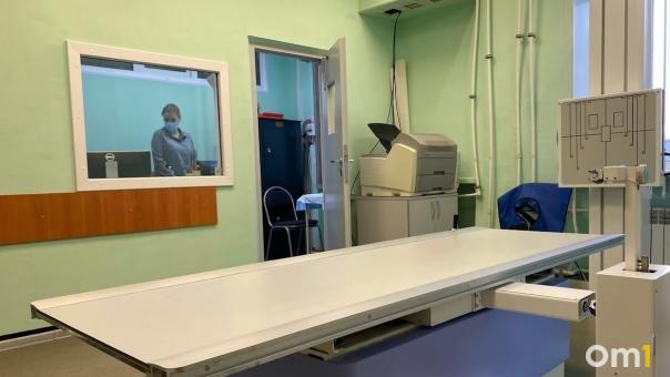 Омские врачи помогли пациенту, у которого шесть лет не сгибалась рука